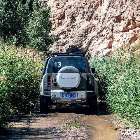 路虎新款越野车，探索未知的利器