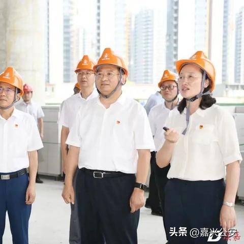 新澳2025年最新版资料解析，风险管理措施与控制策略