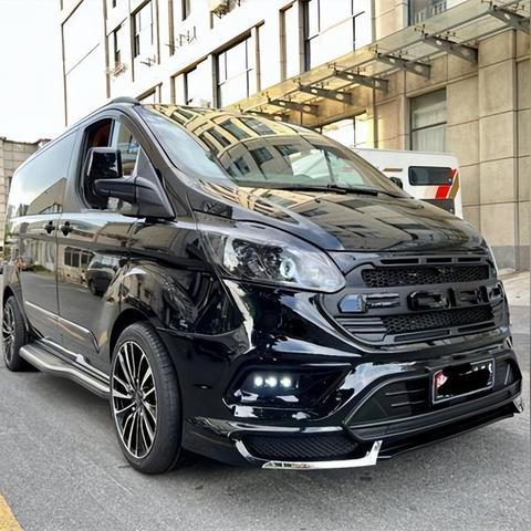 2016 年新款面包车，多功能商务出行的首选