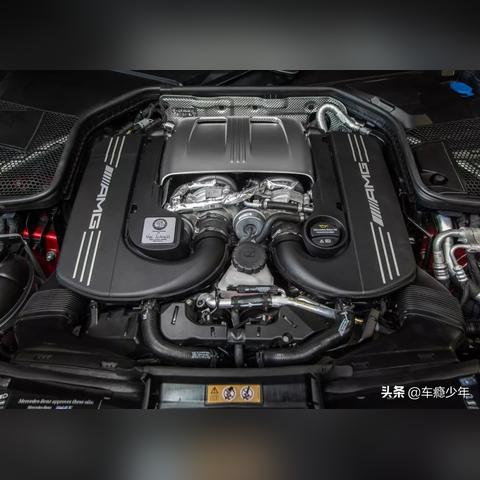 速度与激情，探索新款奔驰 C63 AMG 的极致魅力