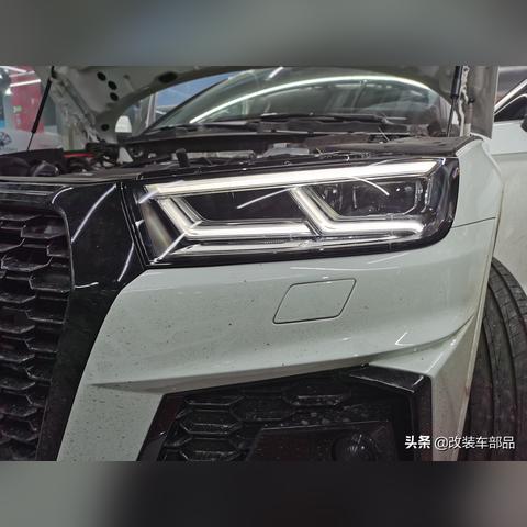 体验奥迪 SQ5，速度与豪华的完美结合