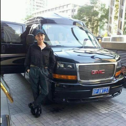 探索豪华与舒适的极致体验——最新款 GMC 房车视频解析