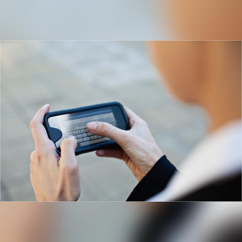 2025 精准资料免费提供最新版——为你的财务风险评估与控制保驾护航