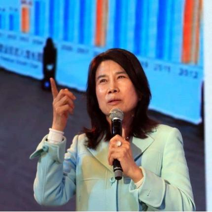 探索比亚迪元新款钛空灰，时尚与科技的完美融合